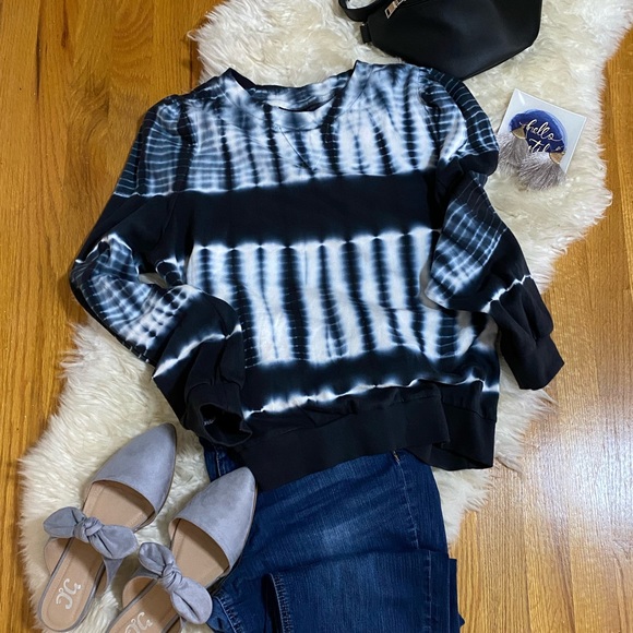 NWOT Women’s puff sleeve crewneck tiedye sweatshirt - Picture 3 of 6